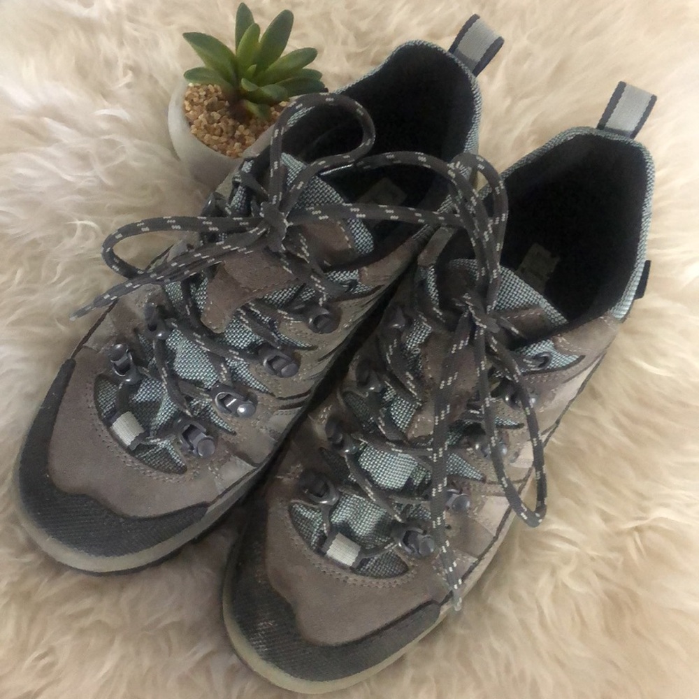 LL BEAN Wm6N HIKING SHOES Goretex Vibram Sole EUC Made In Italy